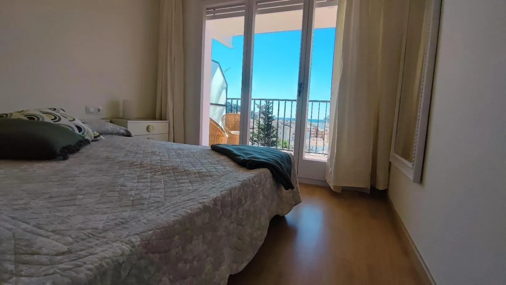 Pau Picasso Vacaciones Apartment Tossa de Mar Spain