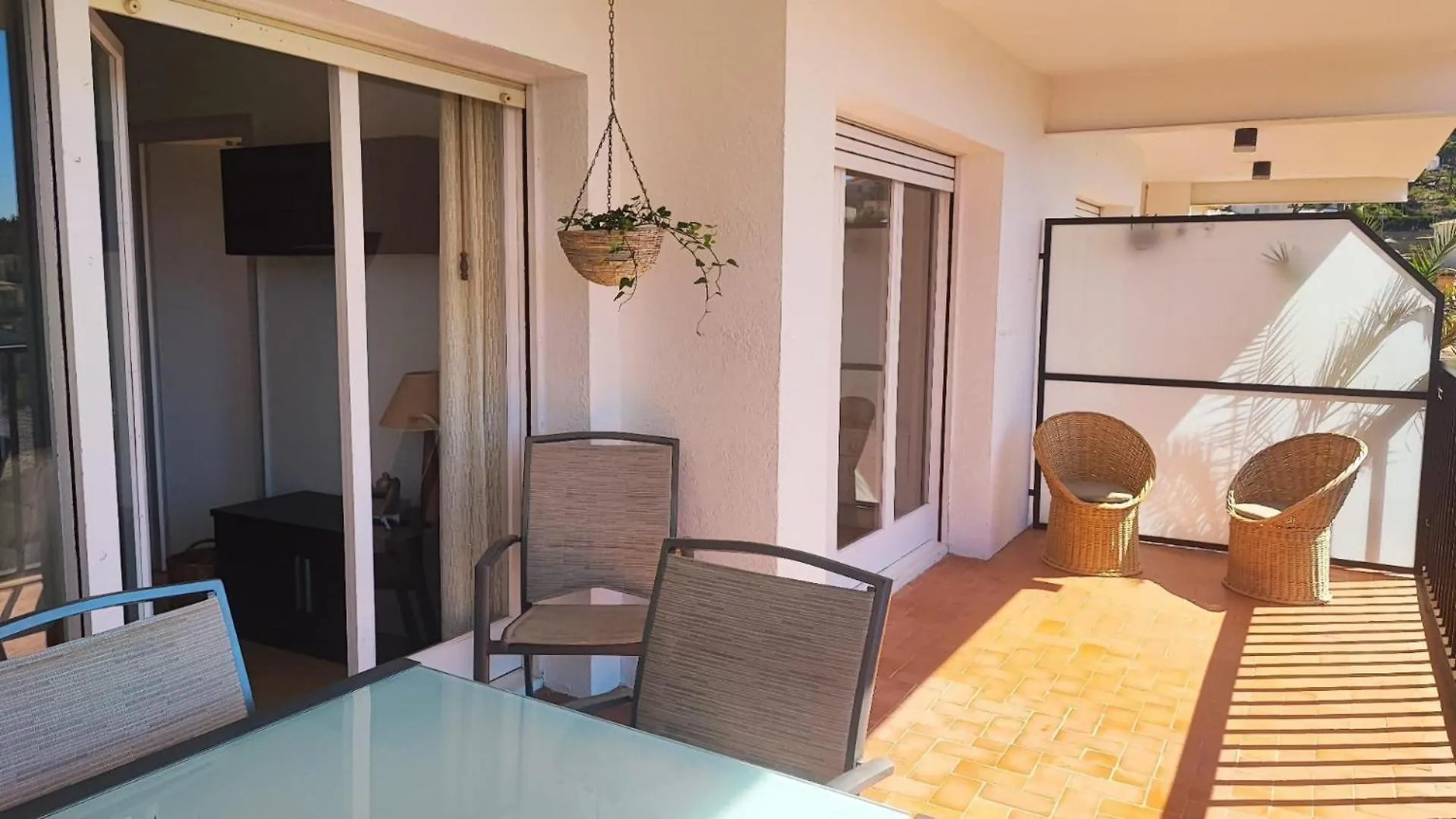 Pau Picasso Vacaciones Apartment Tossa de Mar Spain